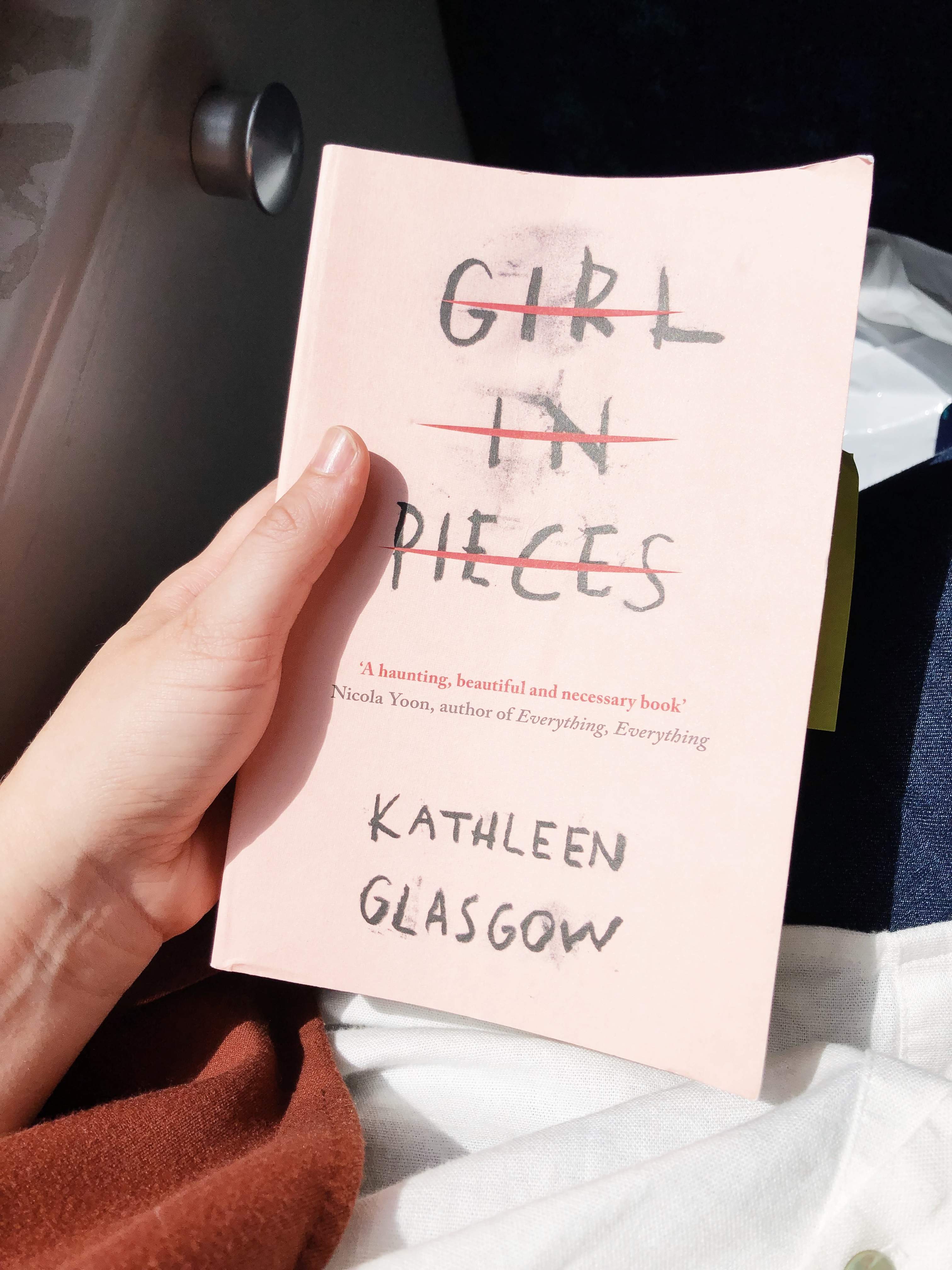 Girl in pieces er en hjertegribende YA roman