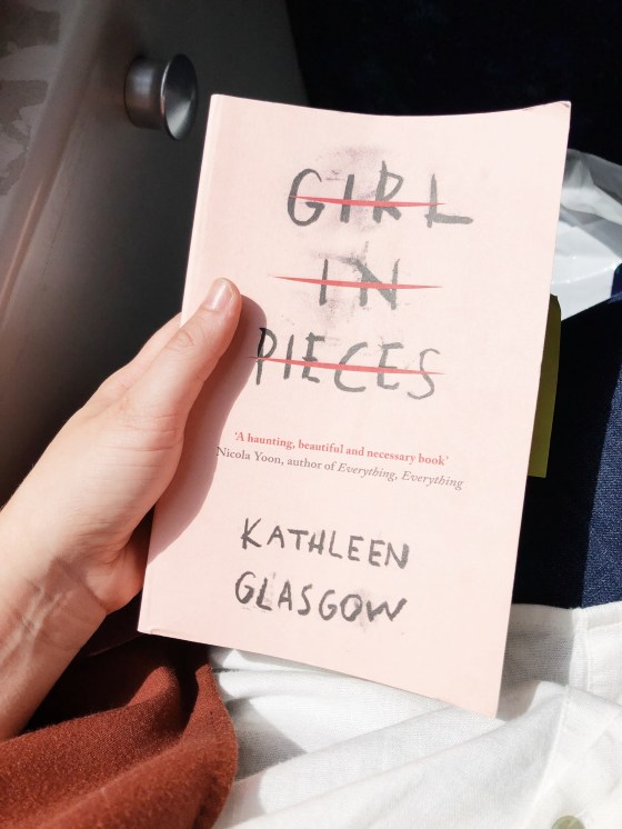 Girl in pieces er en hjertegribende YA roman